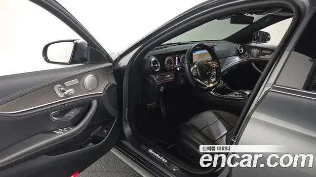 Mercedes-Benz E-Class 2019 — Фото 10/20