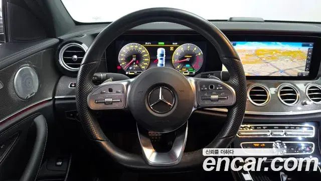 Mercedes-Benz E-Class 2019 — Фото 13/20