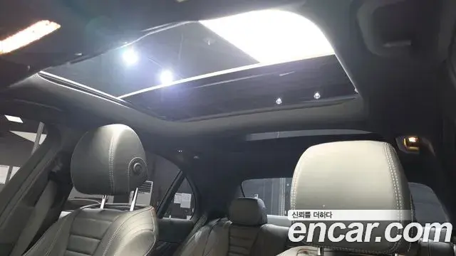 Mercedes-Benz E-Class 2019 — Фото 15/20
