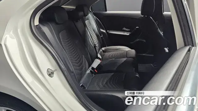 Mercedes-Benz A-Class 2020 — Фото 11/20