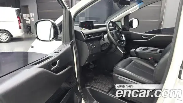 Hyundai Staria 2021 — Фото 10/20