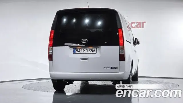 Hyundai Staria 2023 — Фото 4/20