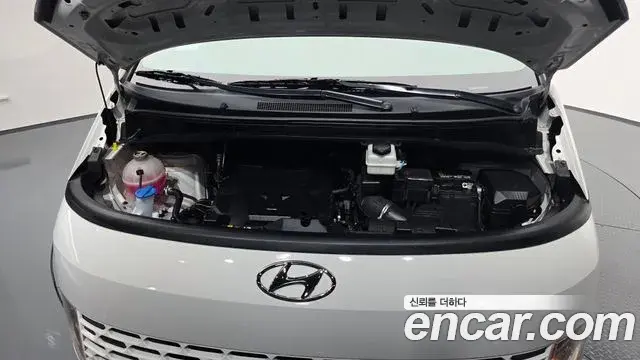 Hyundai Staria 2023 — Фото 6/20
