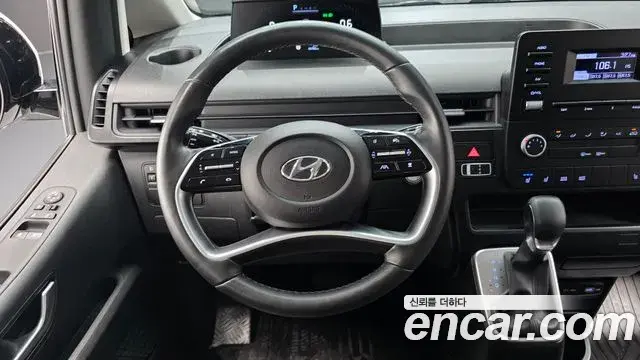 Hyundai Staria 2023 — Фото 13/20
