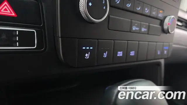 Hyundai Staria 2023 — Фото 17/20