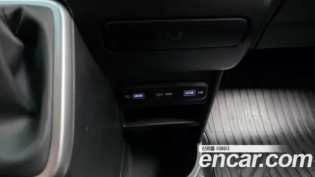 Hyundai Staria 2023 — Фото 18/20