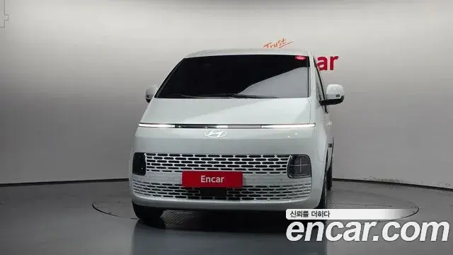 Hyundai Staria 2025 — Şəkil 29/32