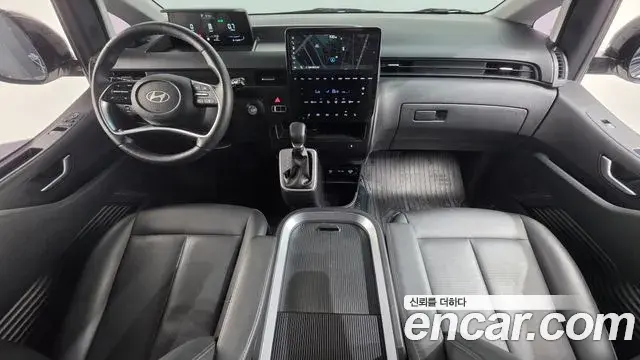 Hyundai Staria 2025 — Şəkil 24/32