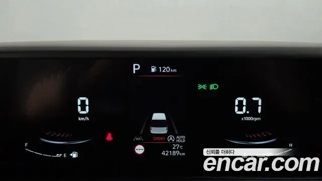 Hyundai Staria 2025 — Şəkil 18/32
