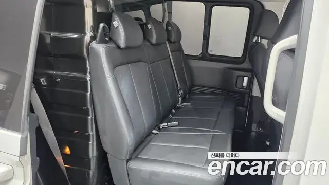 Hyundai Staria 2025 — Şəkil 13/32