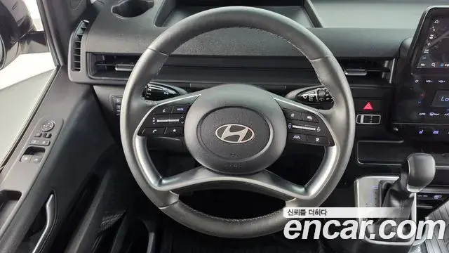 Hyundai Staria 2025 — Şəkil 14/32