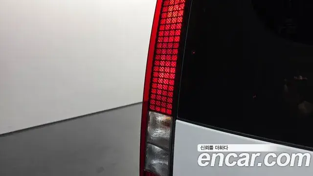 Hyundai Staria 2025 — Şəkil 11/32