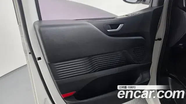 Hyundai Staria 2025 — Şəkil 21/32