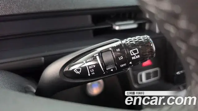 Hyundai Staria 2025 — Şəkil 16/32