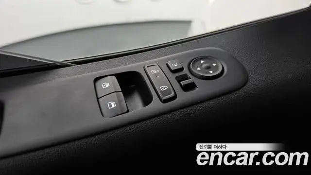 Hyundai Staria 2025 — Şəkil 4/32