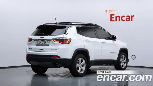 Jeep Compass 2019 — Фото 2/20