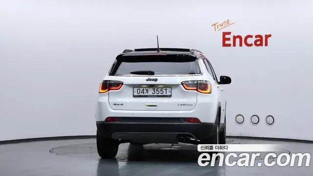 Jeep Compass 2019 — Фото 4/20