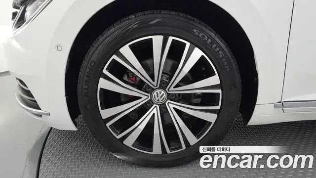 Volkswagen Arteon 2019 — Photo 33/34