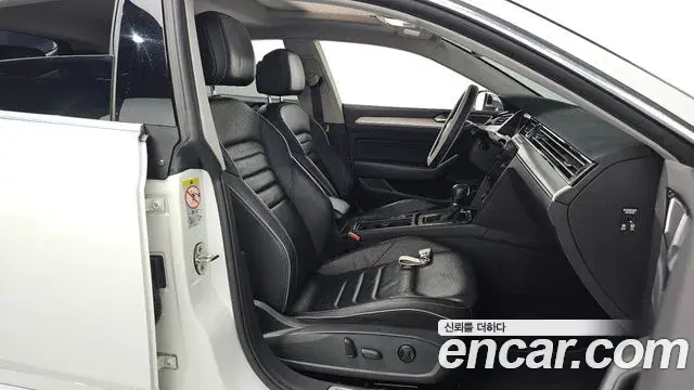 Volkswagen Arteon 2019 — Photo 14/34