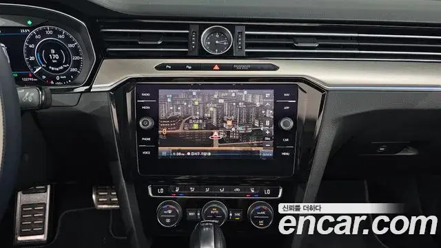 Volkswagen Arteon 2019 — Photo 25/34