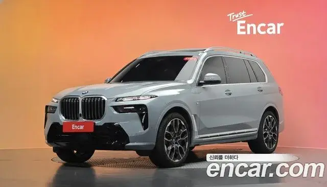 BMW X7 2025 — Фото 1/20