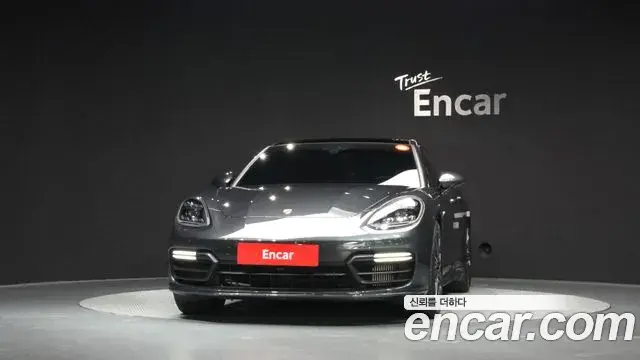 Porsche Panamera 2018 — Фото 3/20