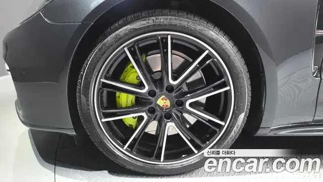 Porsche Panamera 2018 — Фото 5/20