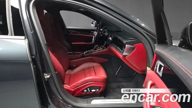 Porsche Panamera 2018 — Фото 11/20