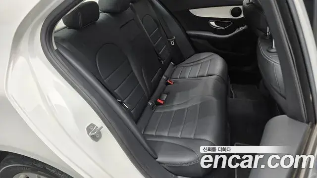 Mercedes-Benz C-Class 2018 — Фото 11/20