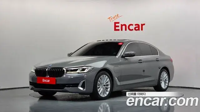 BMW 5 Series 2021 — Фото 1/20