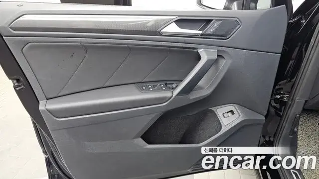 Volkswagen Tiguan 2020 — ფოტო 13/35