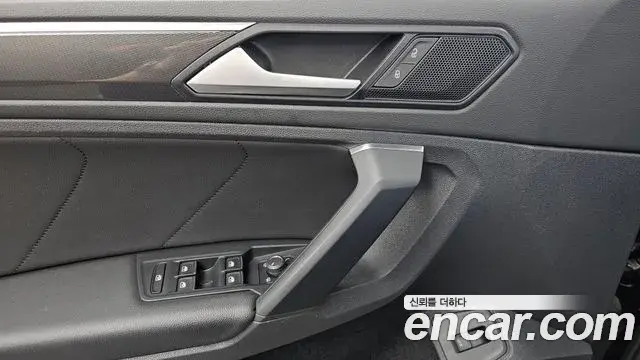 Volkswagen Tiguan 2020 — ფოტო 32/35