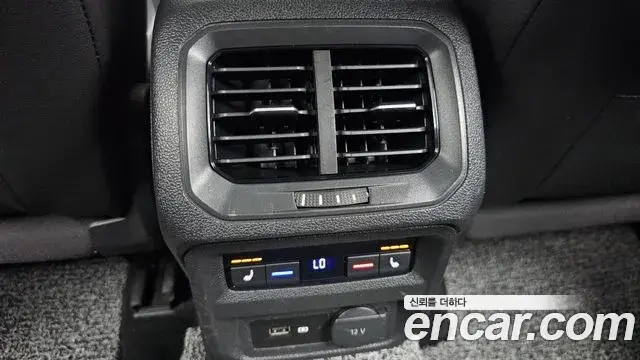 Volkswagen Tiguan 2020 — ფოტო 16/35