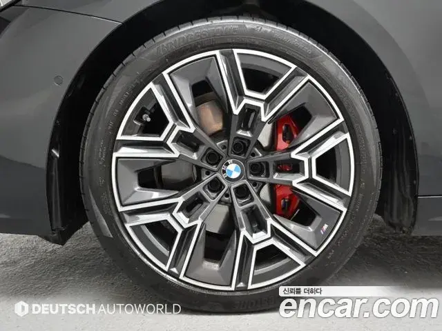 BMW 5 Series 2025 — Фото 4/20