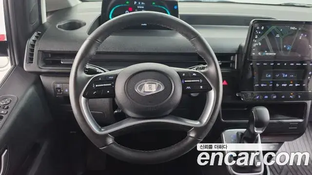 Hyundai Staria 2025 — Фото 13/20