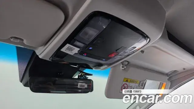 Hyundai Staria 2025 — Фото 17/20