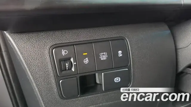 Hyundai Staria 2025 — Фото 18/20