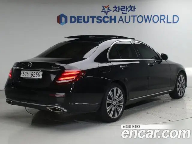 Mercedes-Benz E-Class 2019 — Фото 3/20