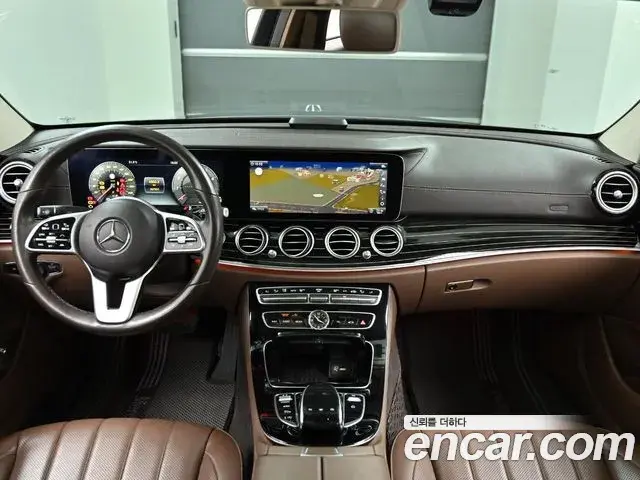 Mercedes-Benz E-Class 2019 — Фото 7/20