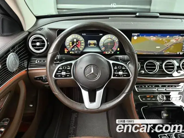 Mercedes-Benz E-Class 2019 — Фото 13/20