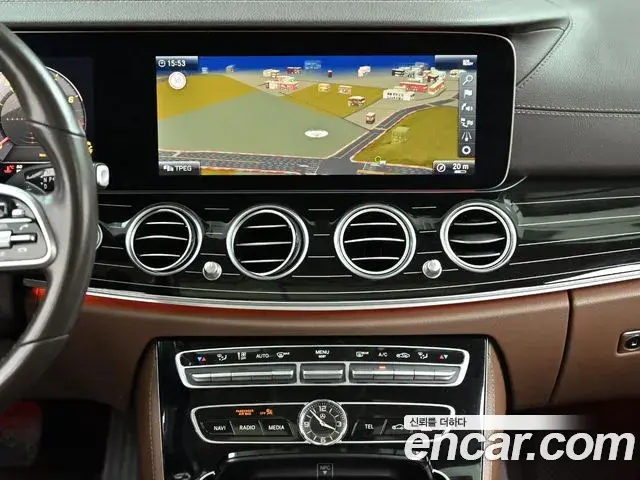Mercedes-Benz E-Class 2019 — Фото 14/20