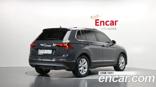Volkswagen Tiguan 2020 — Photo 27/32