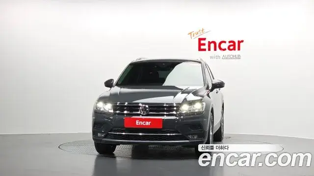 Volkswagen Tiguan 2020 — Photo 28/32
