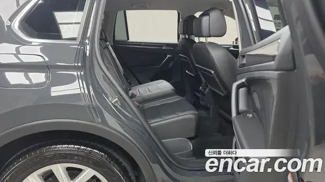 Volkswagen Tiguan 2020 — Photo 15/32