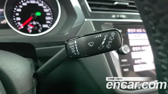 Volkswagen Tiguan 2020 — Photo 4/32