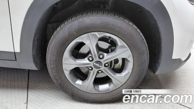 Kia Seltos 2023 — Photo 25/29