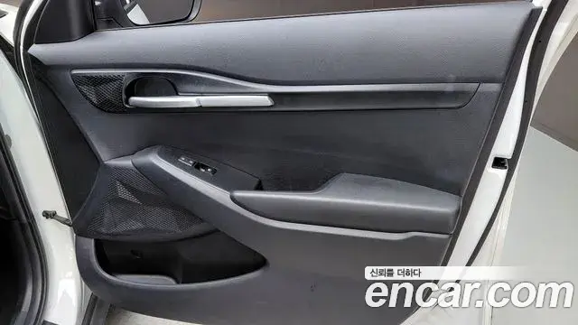 Kia Seltos 2023 — Photo 6/29