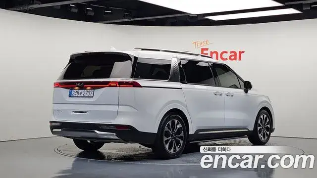 Kia Carnival 2021 — Фото 2/20
