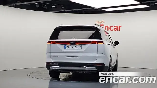 Kia Carnival 2021 — Фото 4/20