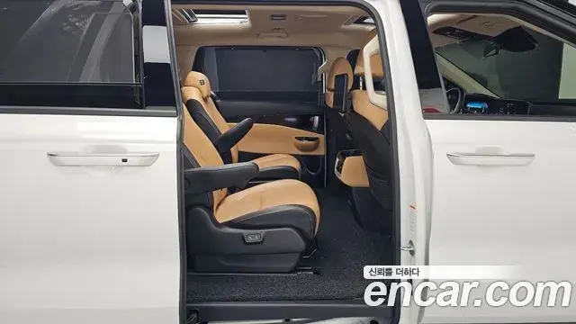 Kia Carnival 2021 — Фото 11/20